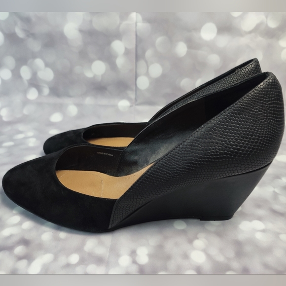 Tahari EUC Black Leather Suede Closed Toe Wedges - Picture 2 of 12